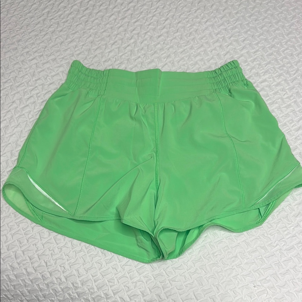 Lululemon Hotty Hot HR 4”Shorts